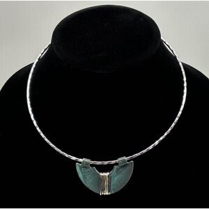 ROBERT LEE MORRIS SILVER TONE TURQUOISE LOOK PENDANT CHOKER NECKLACE